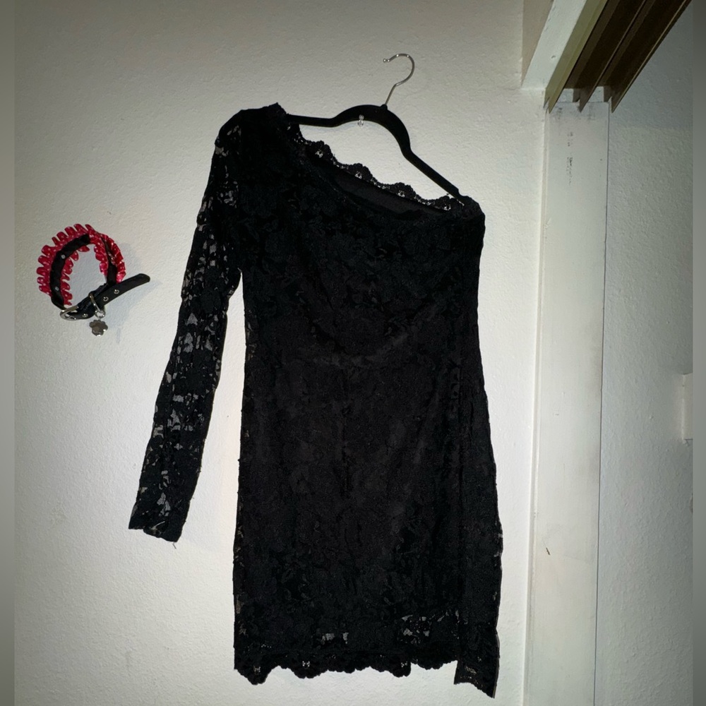 One sleeve dress